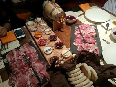 Taglieri e salse